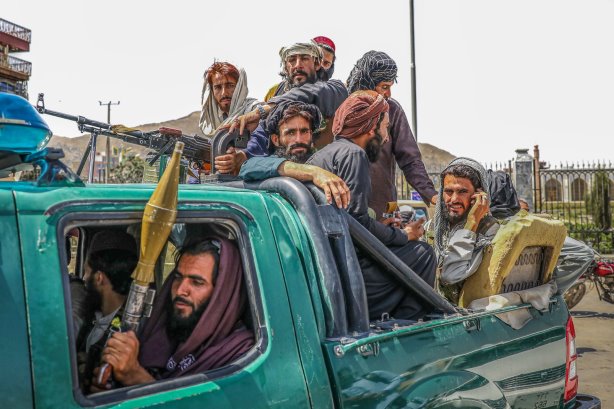 230908 Mus Vld Taliban fighters Hedayat Amid